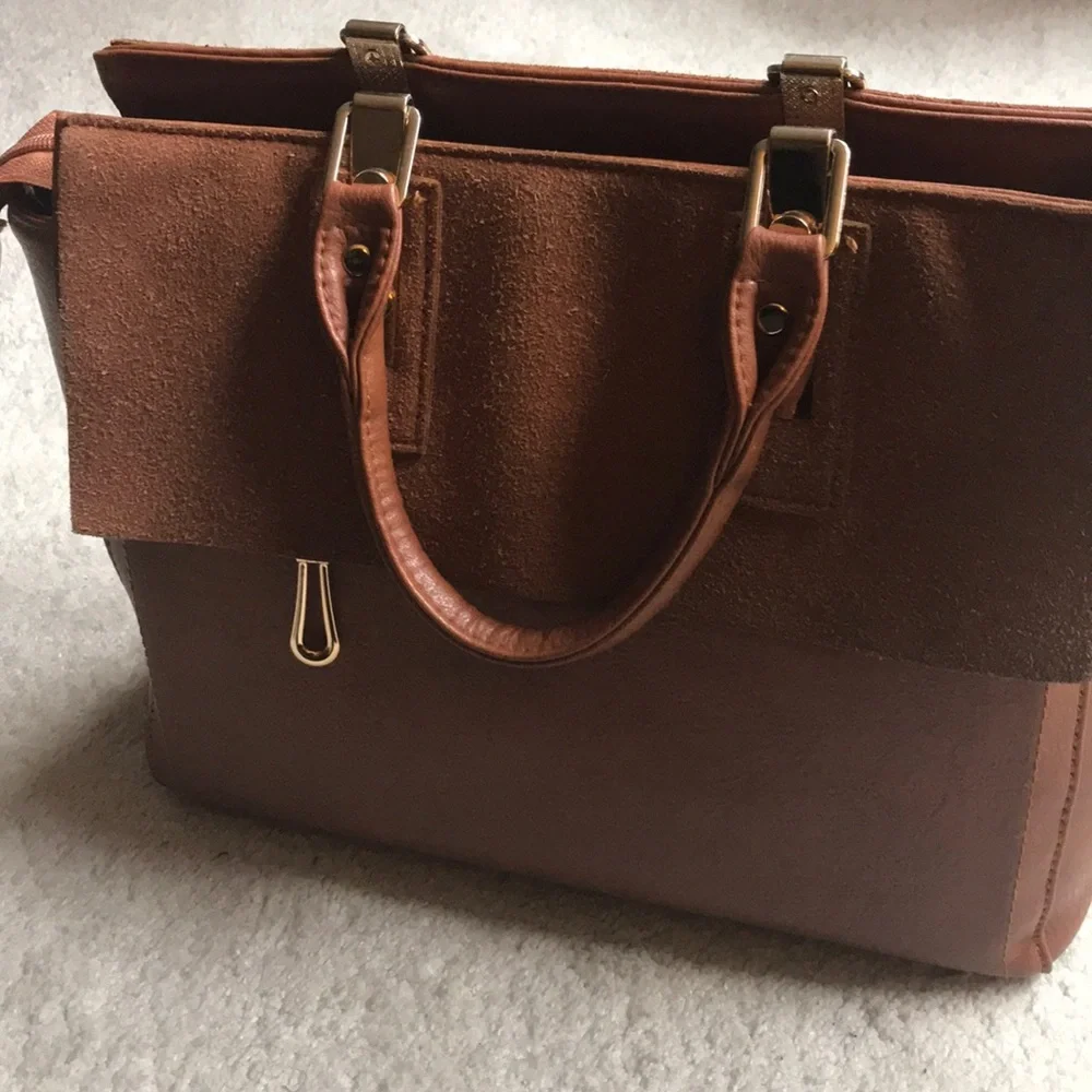 vegan leather satchel style handbag.EUC